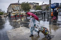 מחנה יהודה, אתמול