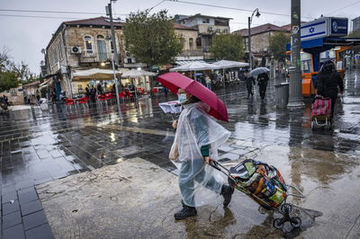 מחנה יהודה, אתמול 