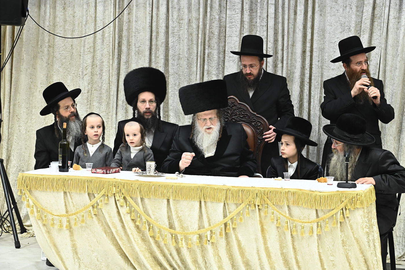 שמחת בר המצווה לנכד האדמו"ר ממודז'יץ