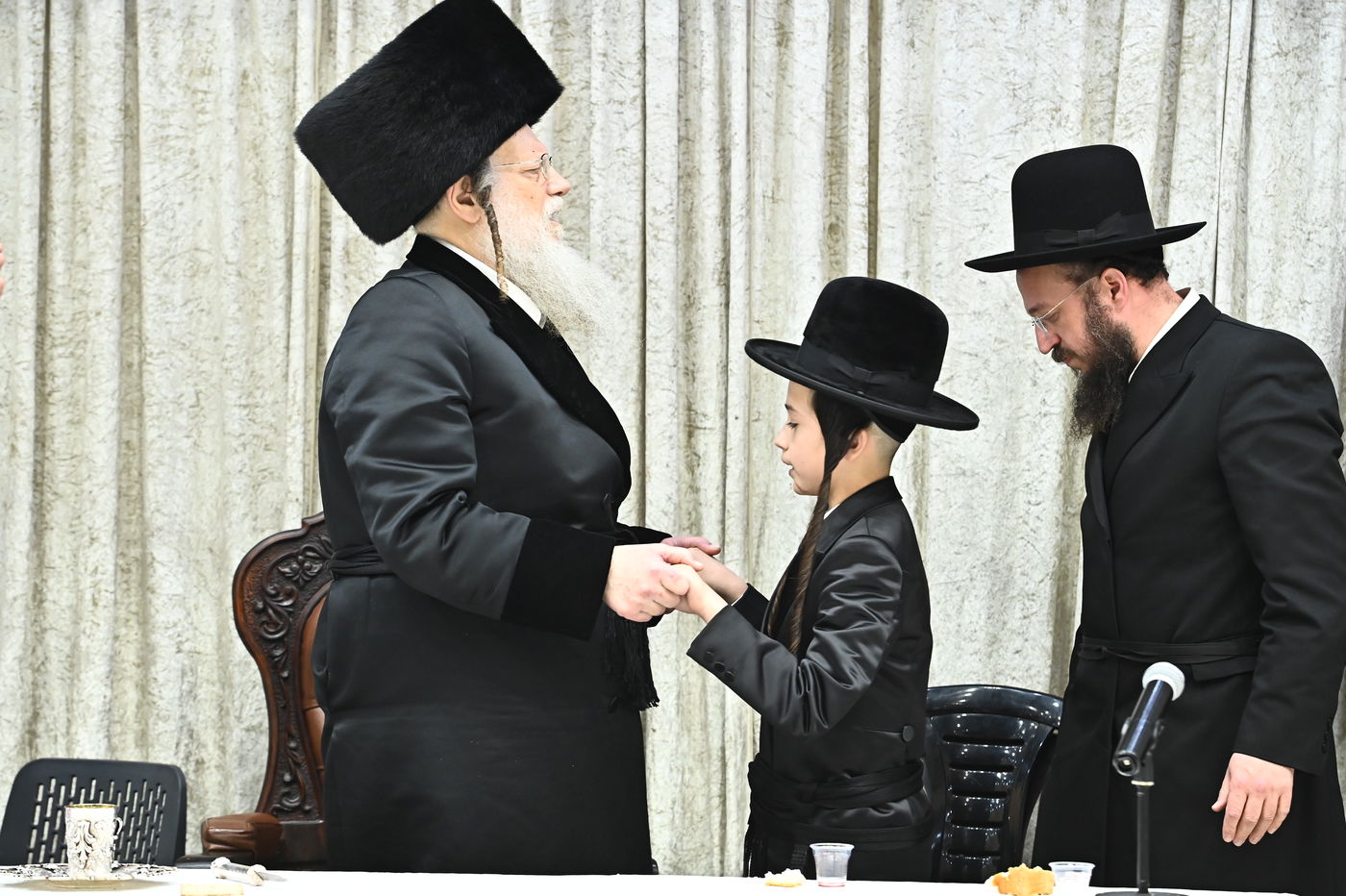 שמחת בר המצווה לנכד האדמו"ר ממודז'יץ