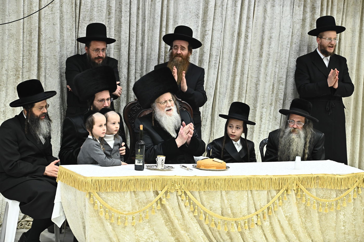 שמחת בר המצווה לנכד האדמו"ר ממודז'יץ