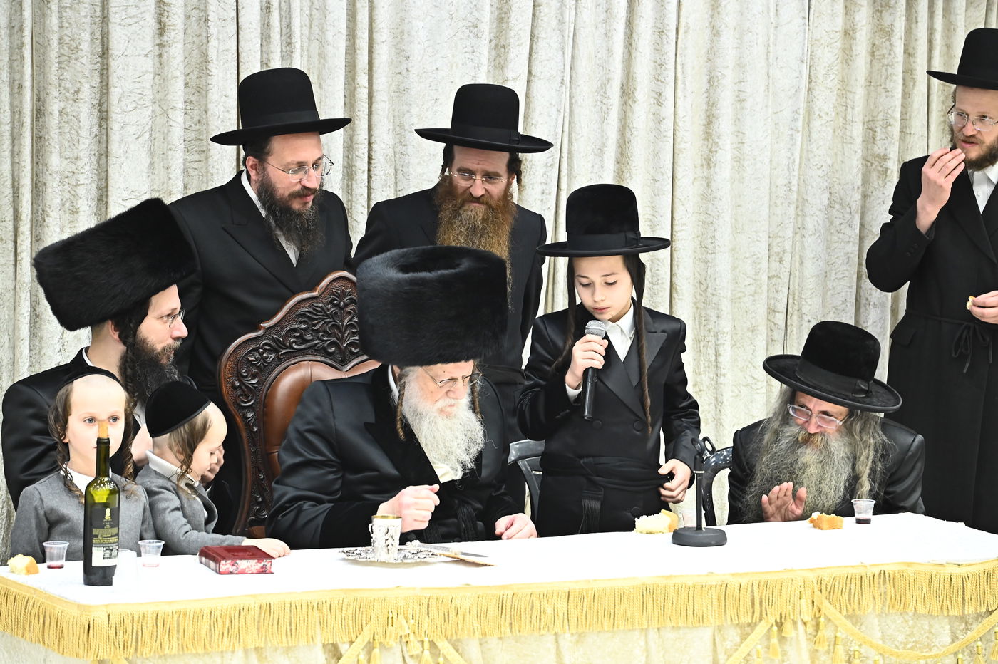 שמחת בר המצווה לנכד האדמו"ר ממודז'יץ