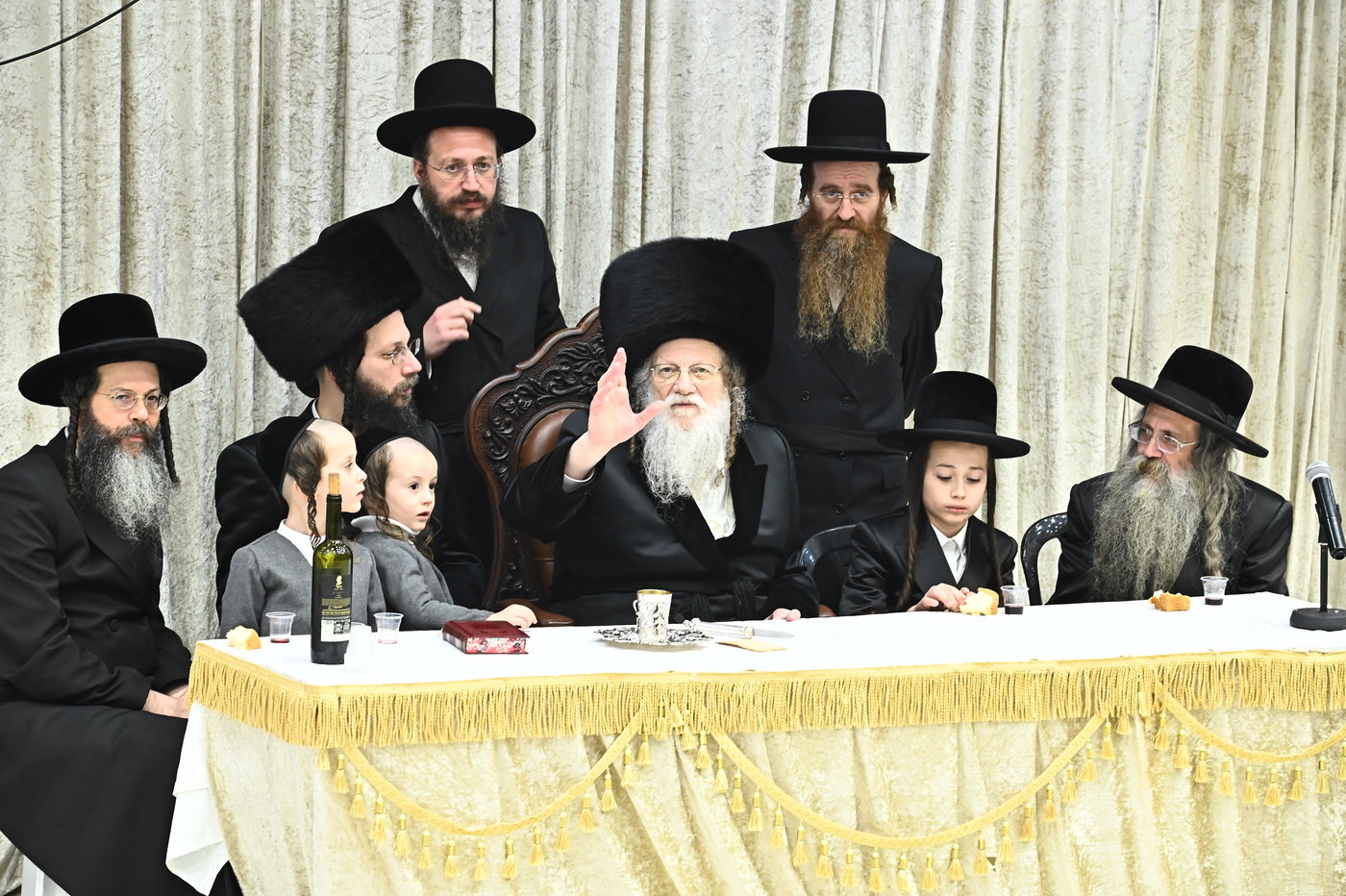 שמחת בר המצווה לנכד האדמו"ר ממודז'יץ