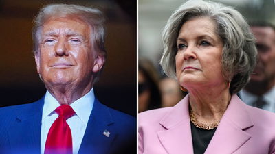 מימין סוזי וילס, משמאל הנשיא טראמפ