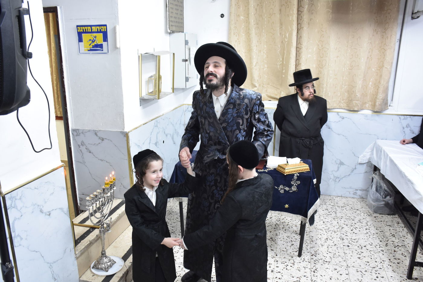 הדלקת נרות חנוכה במבקשי השם