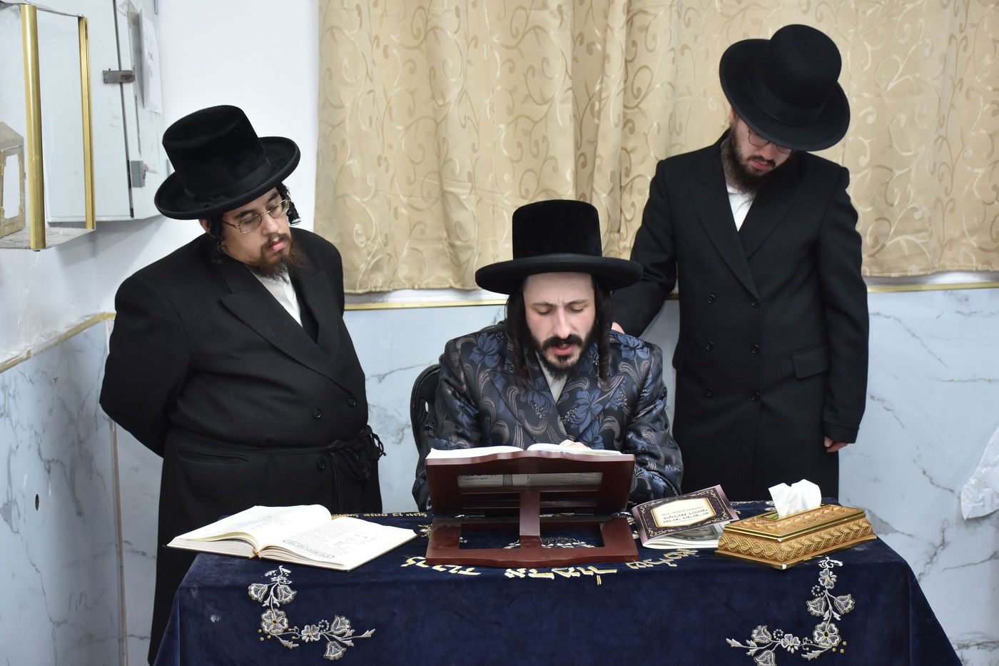 הדלקת נרות חנוכה במבקשי השם