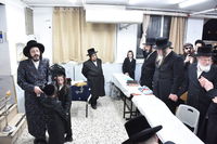 הדלקת נרות חנוכה במבקשי השם