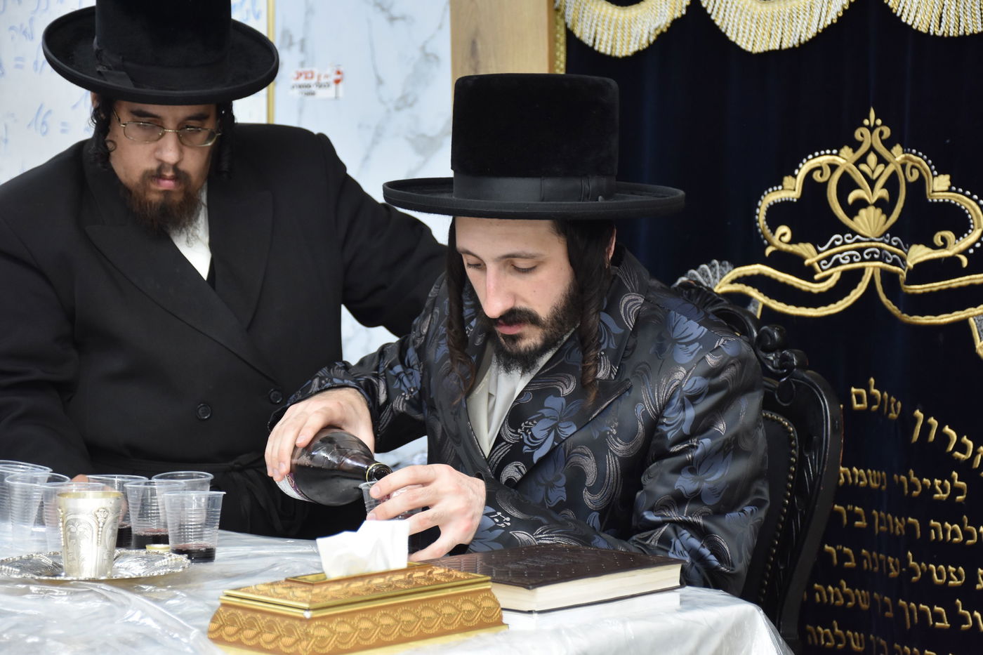 הדלקת נרות חנוכה במבקשי השם