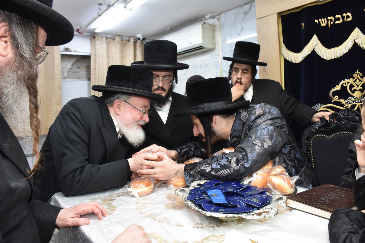 הדלקת נרות חנוכה במבקשי השם