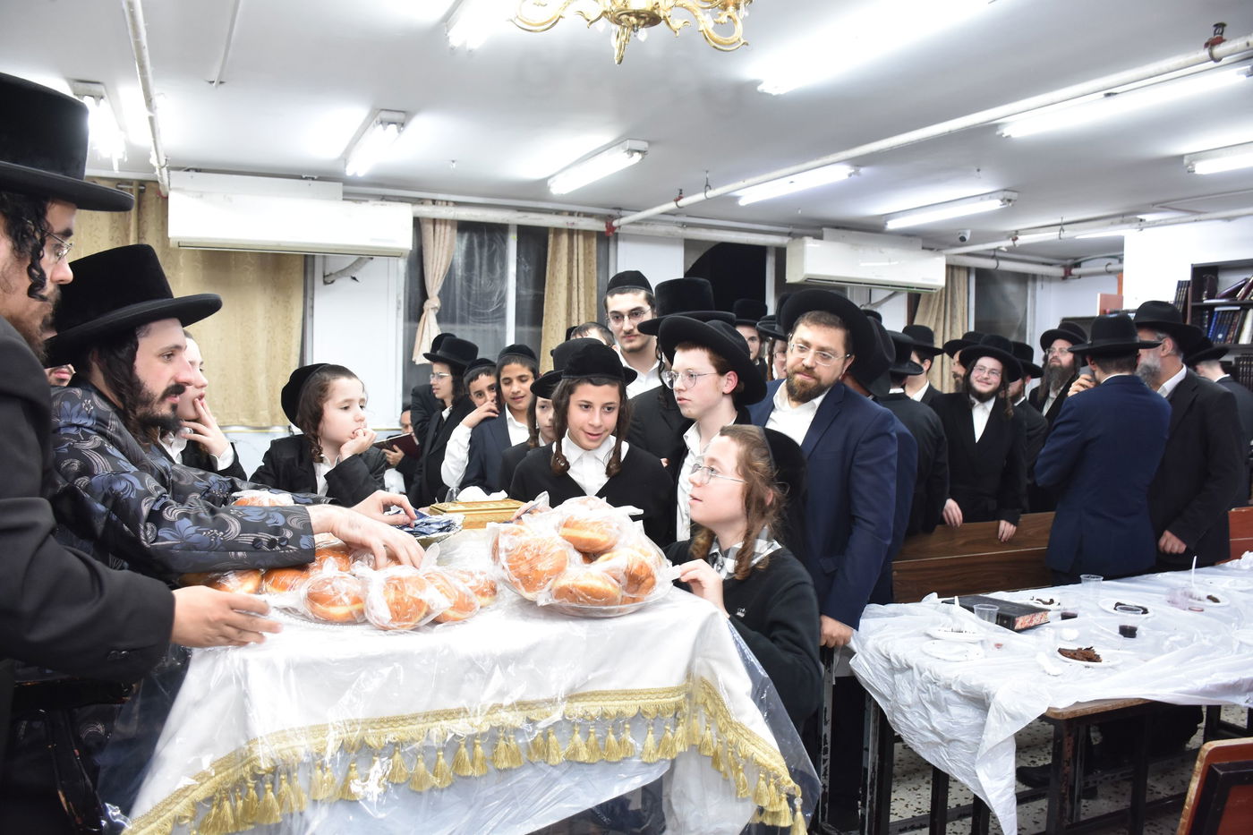 הדלקת נרות חנוכה במבקשי השם