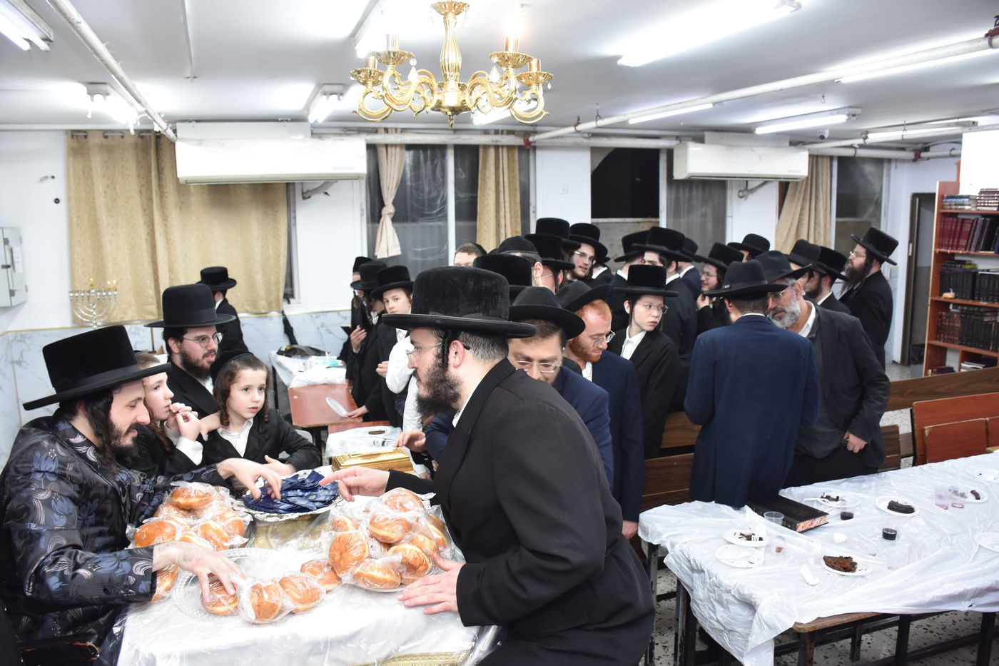 הדלקת נרות חנוכה במבקשי השם