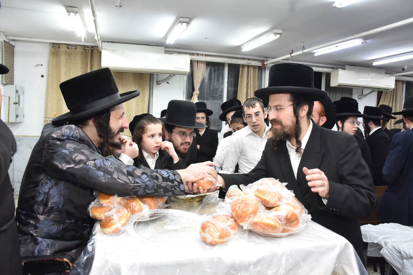 הדלקת נרות חנוכה במבקשי השם