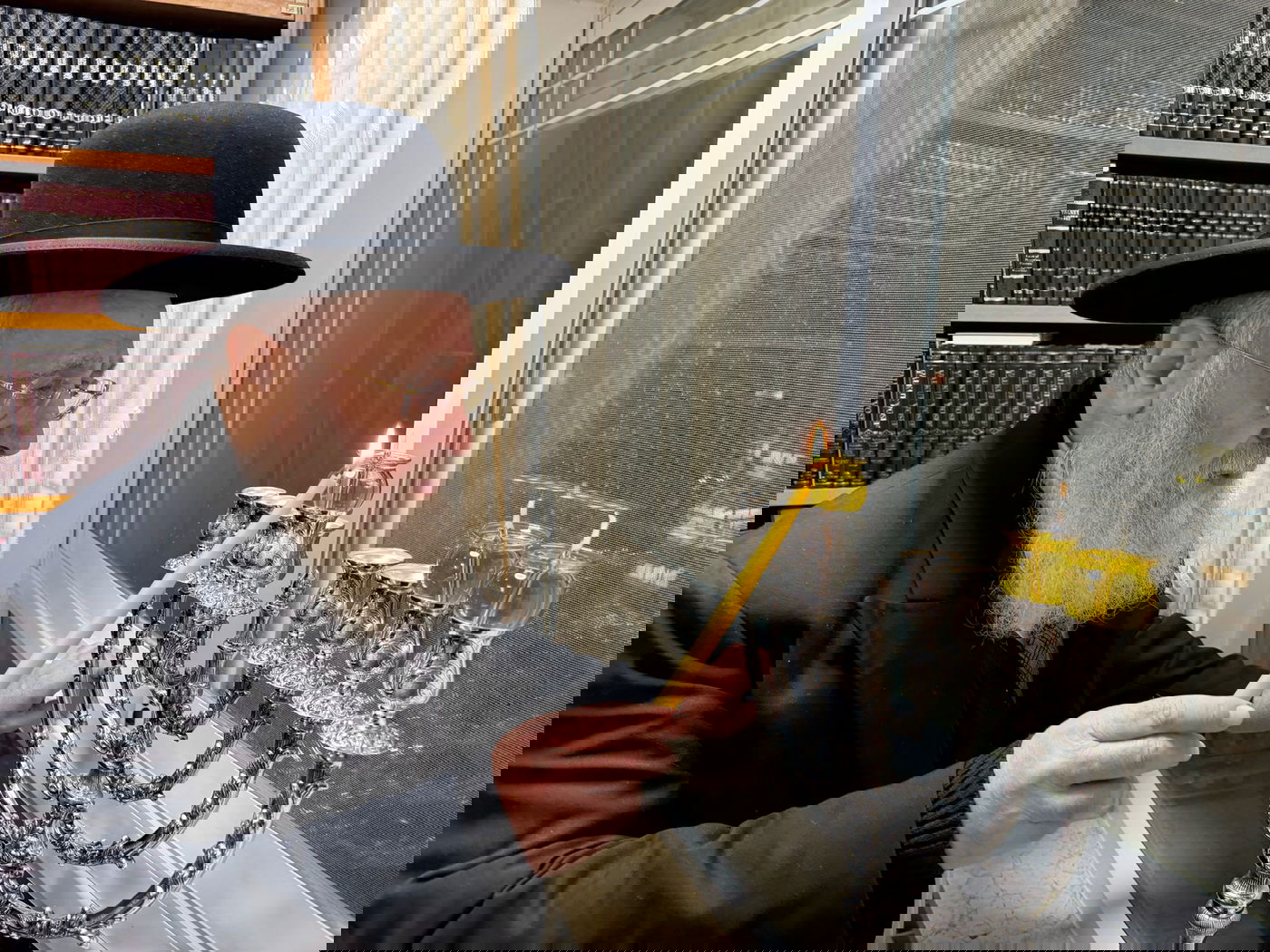 הראש"ל הגר"י יוסף בהדלקת נר שני של חנוכה