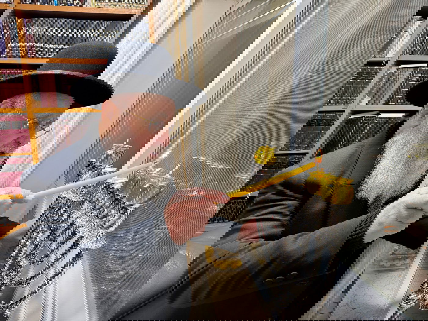 הראש"ל הגר"י יוסף בהדלקת נר שני של חנוכה