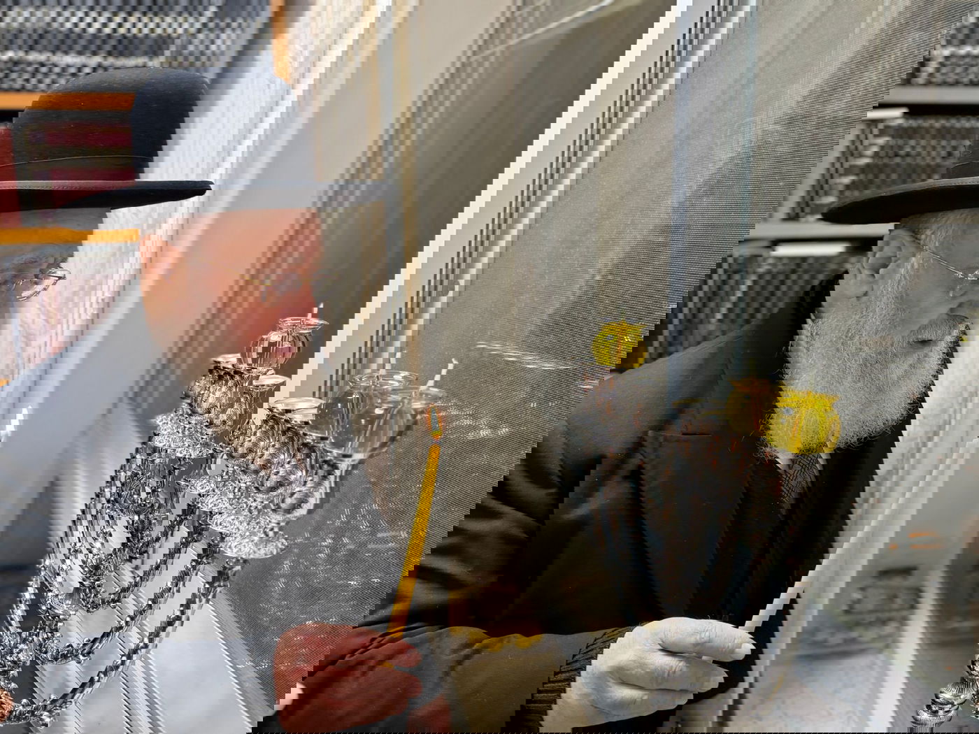 הראש"ל הגר"י יוסף בהדלקת נר שני של חנוכה