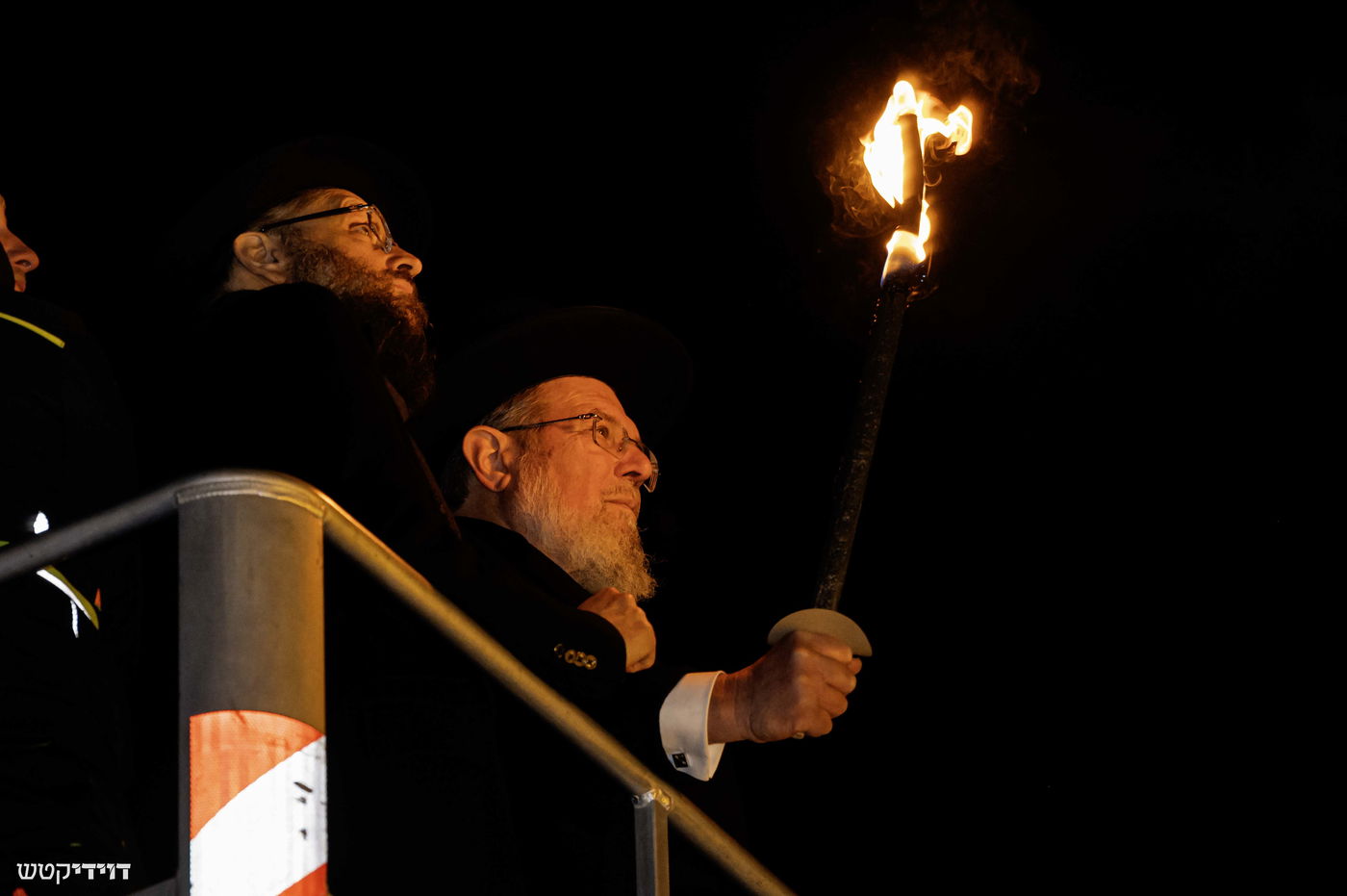 הדלקת נר חנוכה בשער ברנדנבורג בברלין