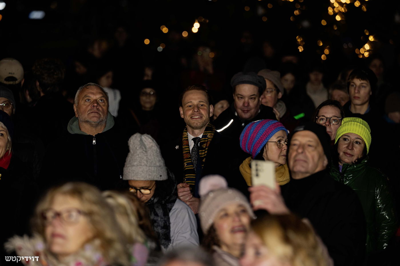 הדלקת נר חנוכה בשער ברנדנבורג בברלין