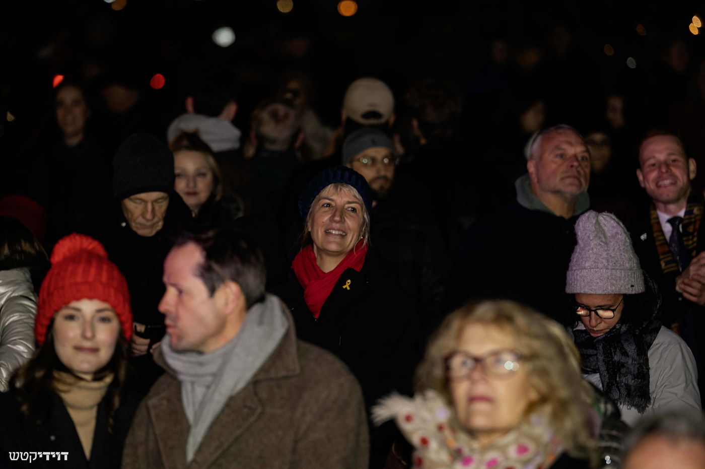 הדלקת נר חנוכה בשער ברנדנבורג בברלין
