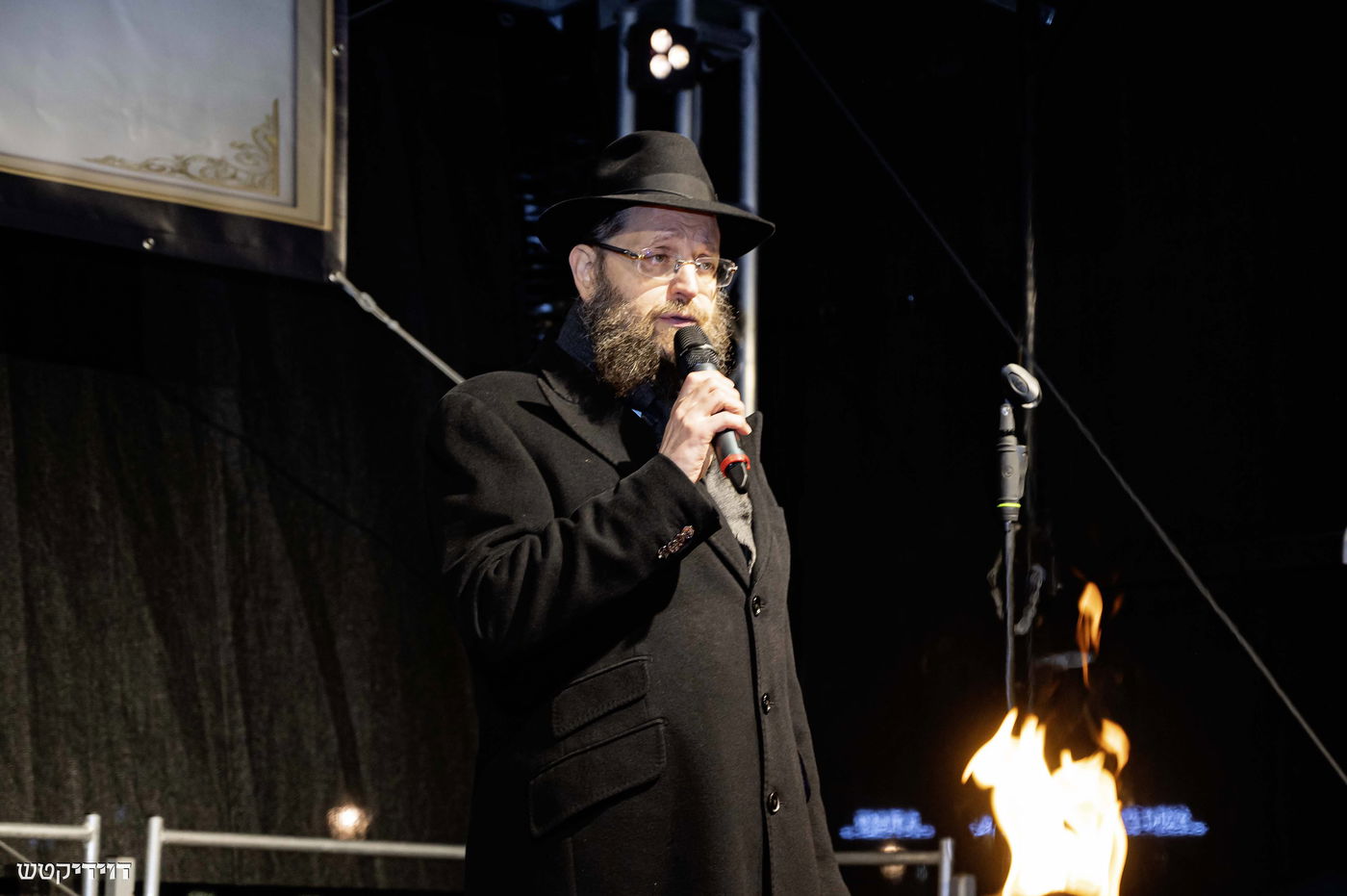 הדלקת נר חנוכה בשער ברנדנבורג בברלין