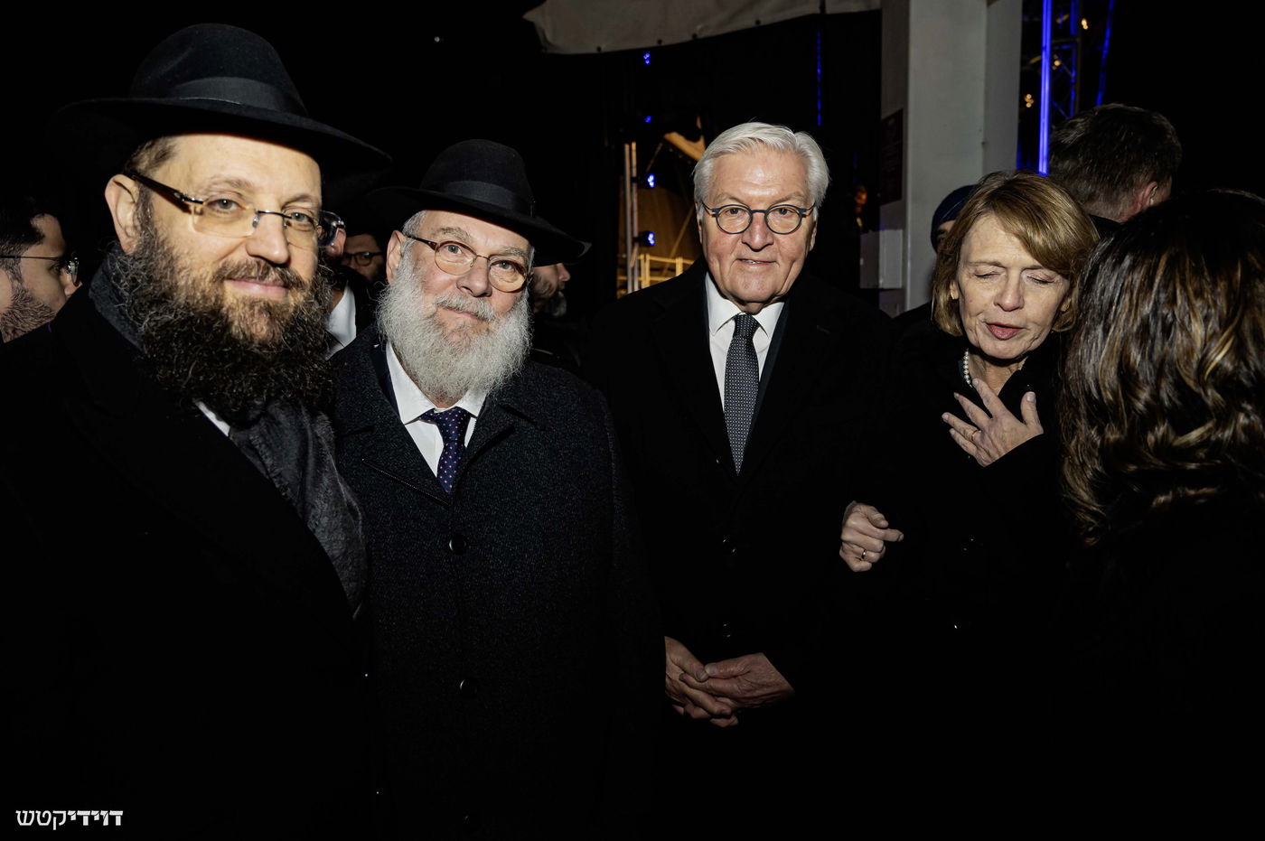 הדלקת נר חנוכה בשער ברנדנבורג בברלין