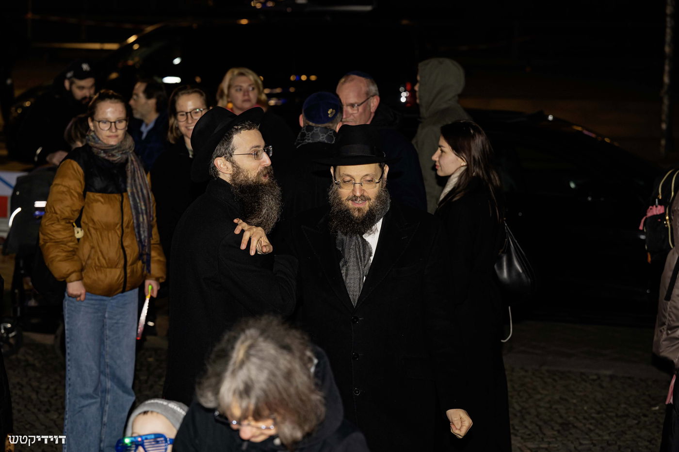 הדלקת נר חנוכה בשער ברנדנבורג בברלין