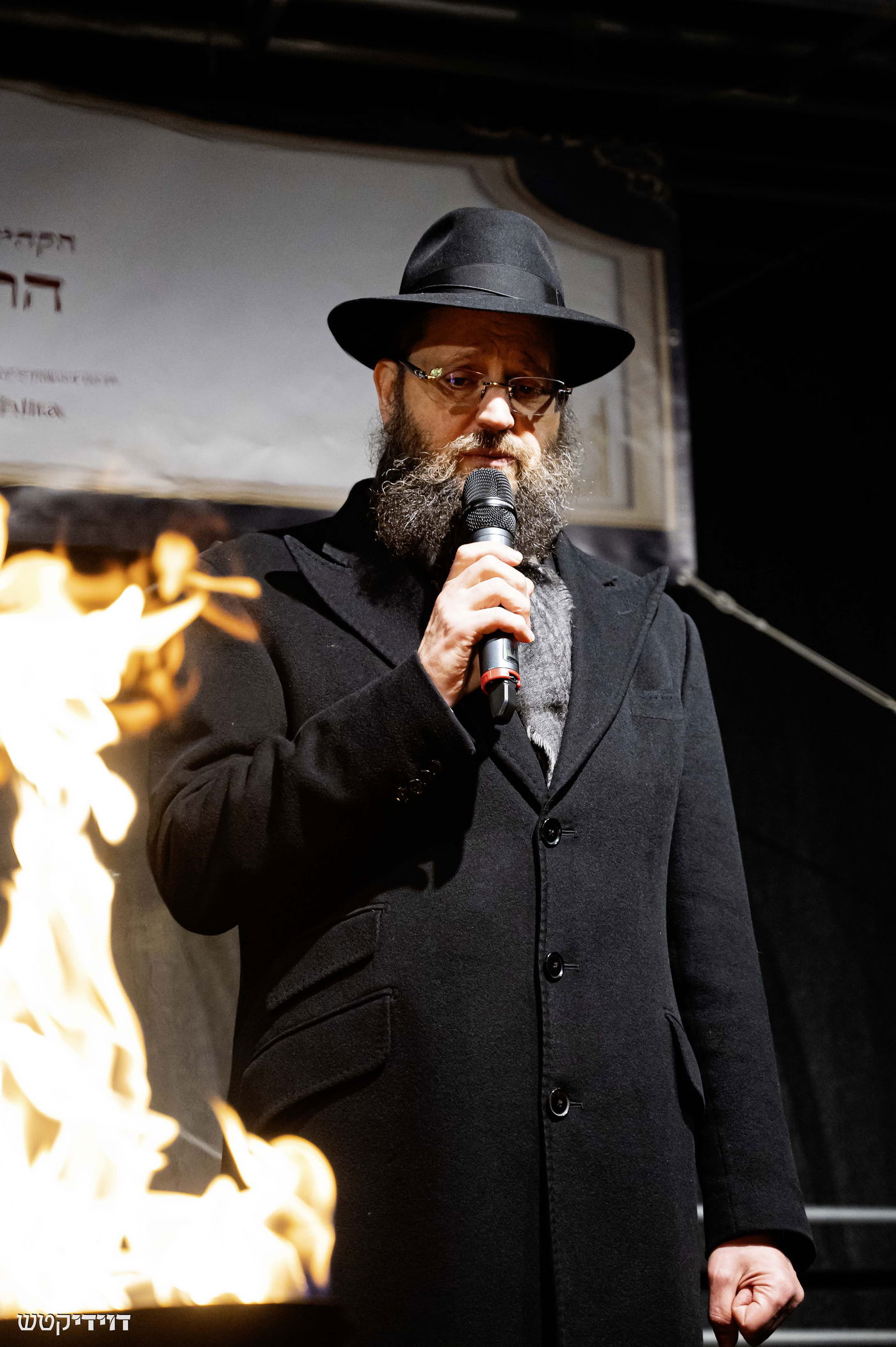 הדלקת נר חנוכה בשער ברנדנבורג בברלין