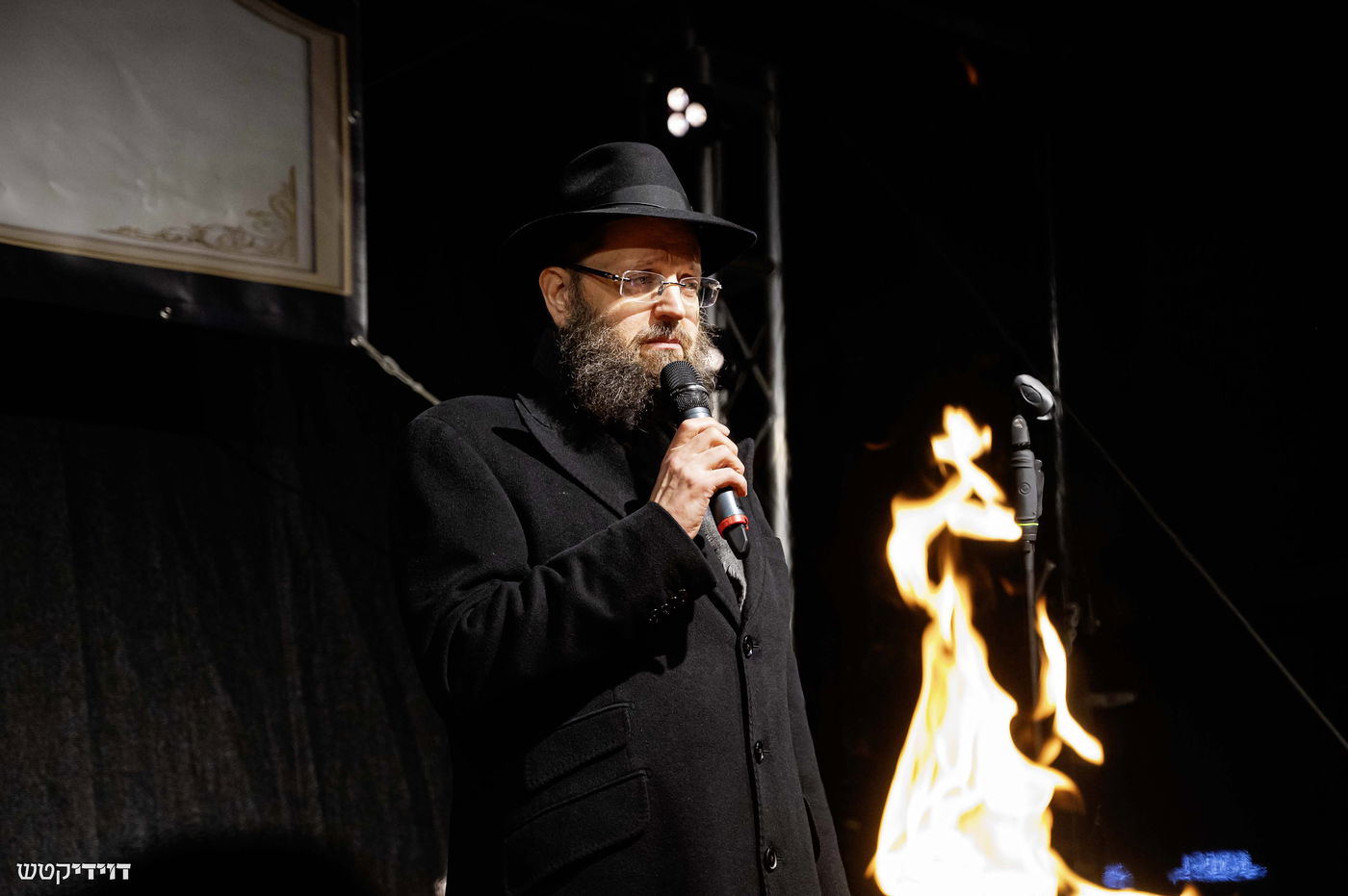 הדלקת נר חנוכה בשער ברנדנבורג בברלין