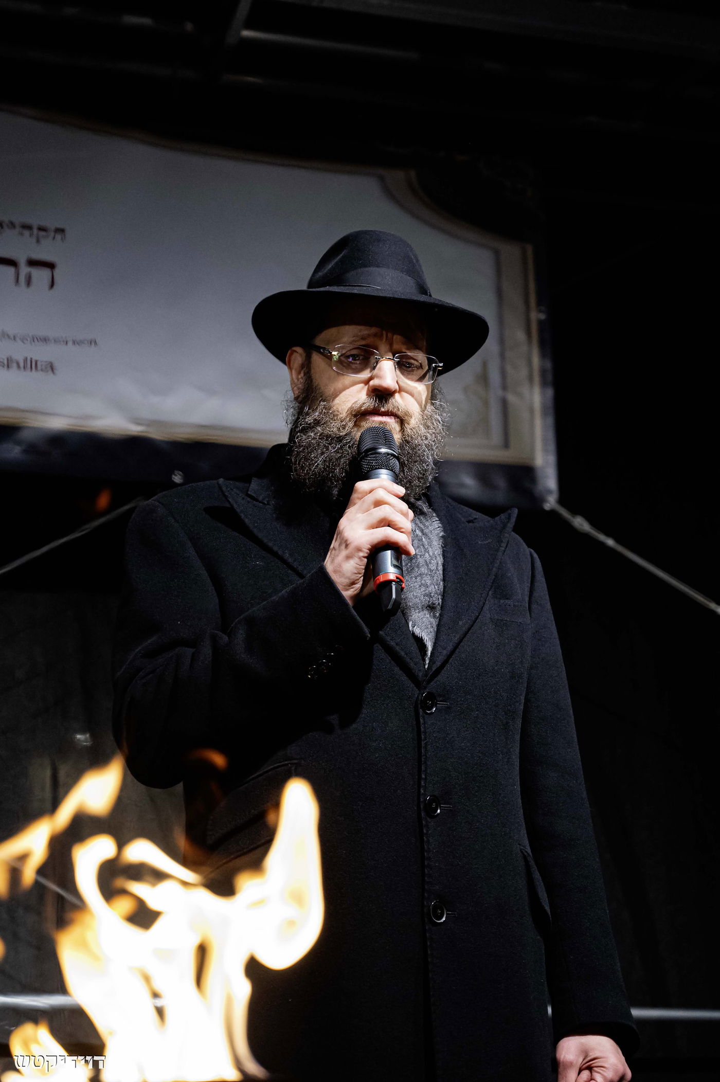 הדלקת נר חנוכה בשער ברנדנבורג בברלין