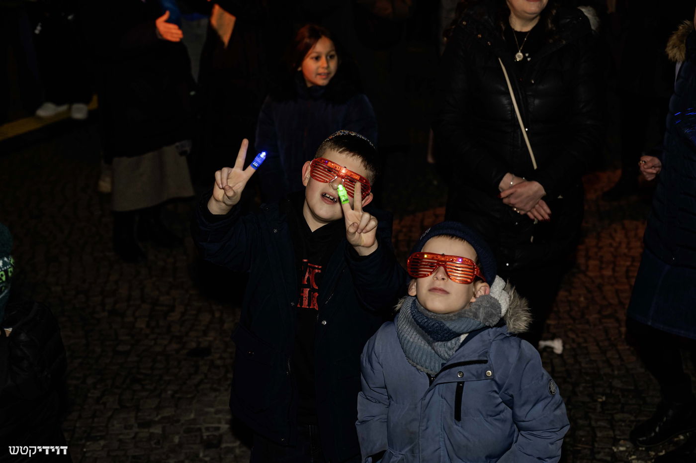 הדלקת נר חנוכה בשער ברנדנבורג בברלין