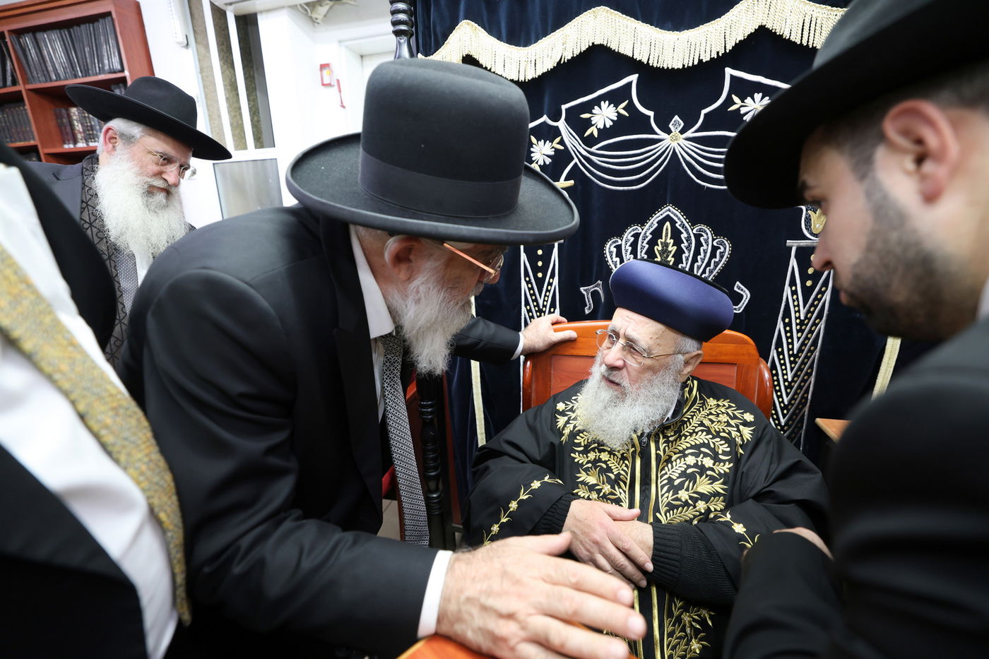 הראשל"צ הגר"י יוסף בביקור בישיבת 'אור אברהם'