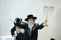 הרה"צ רבי אלימלך בידרמן בטיש חנוכה בחיפה