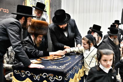 מפגן של חינוך וטהרה: כינוס 'בני בינה' של ילדי סאדיגורה • צפו