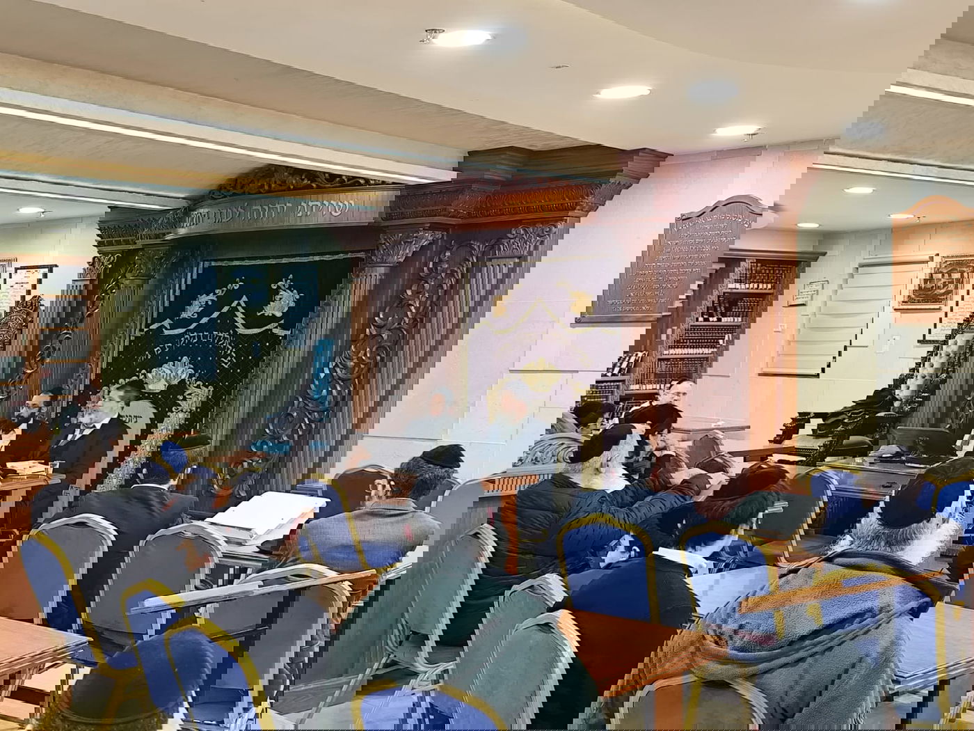 הגאון רבי אופיר מלכא בשיחה בביהמ"ד "מדרש אברהם" 