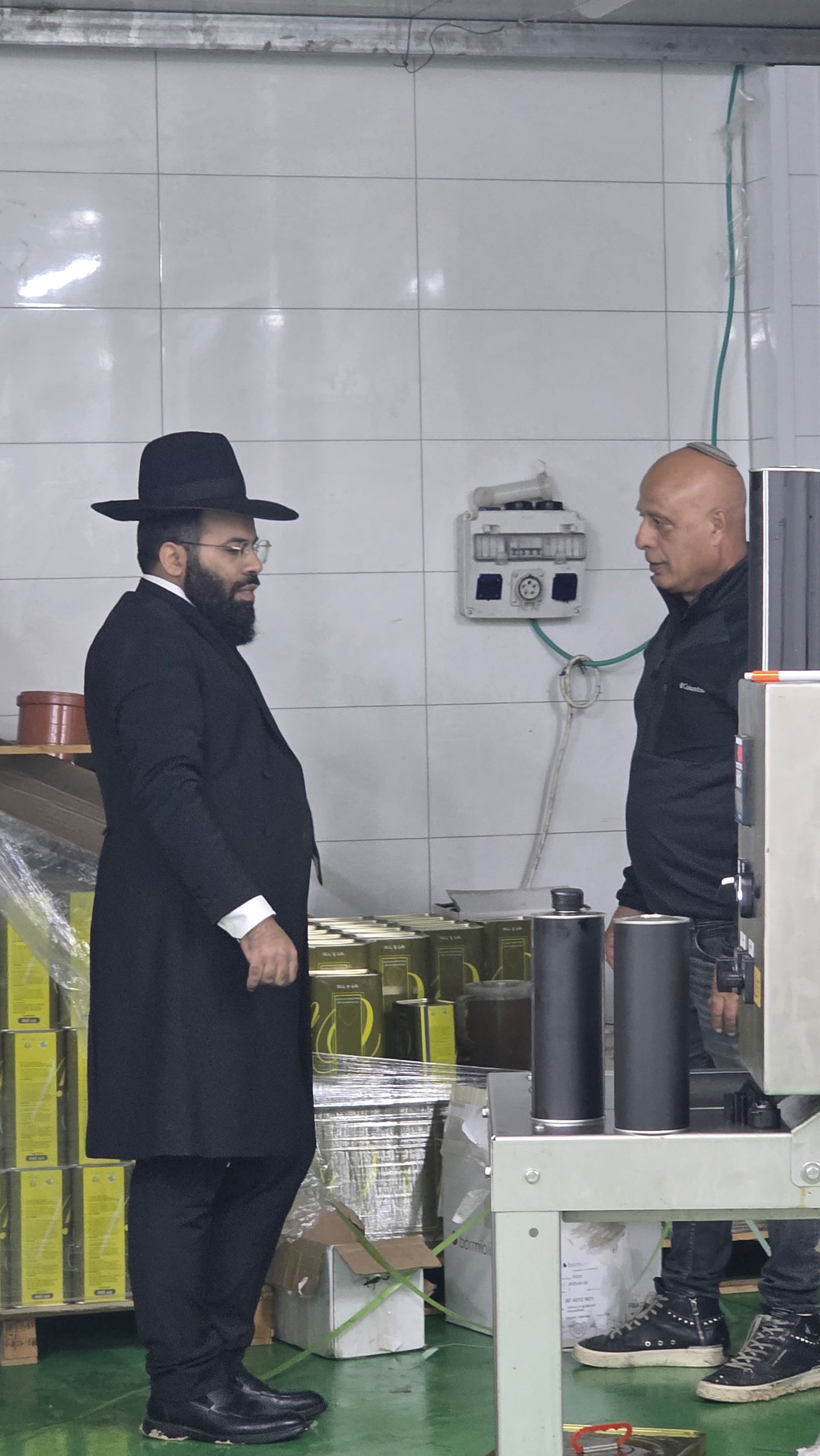 "כָּל הַזָּהִיר בַּנֵּר": מעמד חלוקת 'שמן הטהור' לאברכי רשת הכוללים 'היכלי התורה'