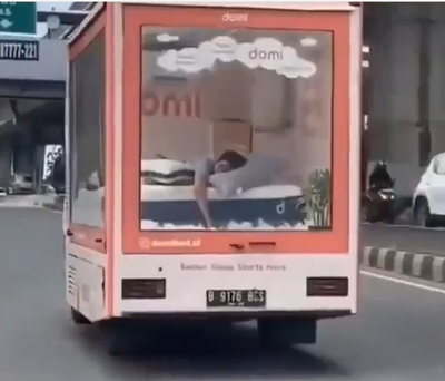 חלום של עבודה: קמפיין ויראלי של חברת מזרנים כבש את הרשת | צפו