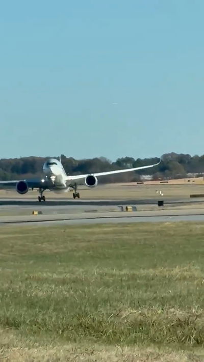 המטוס נוחת - ונאלץ להמריא מחדש