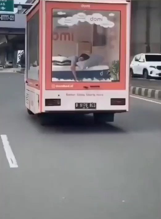 הקמפיין של חברת המזרנים האינדונזית 