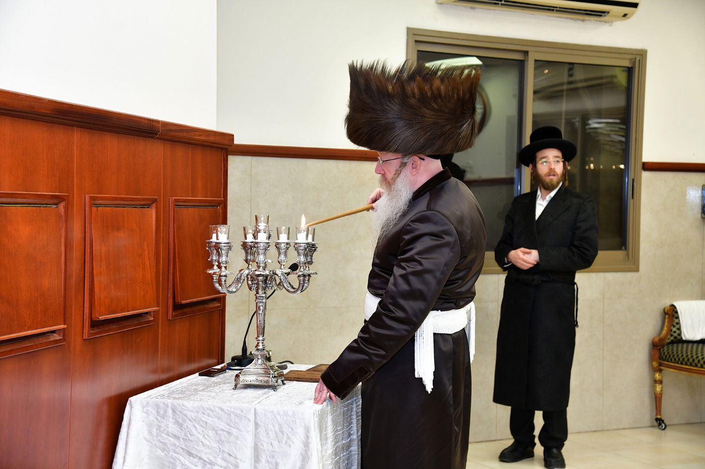 חנוכה בחצה"ק קרעטשניף קריית גת