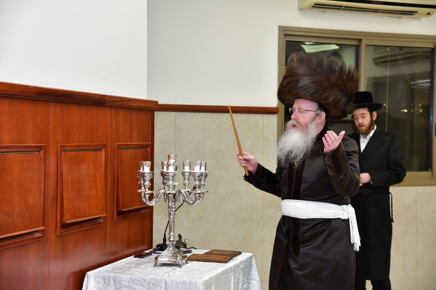 חנוכה בחצה"ק קרעטשניף קריית גת