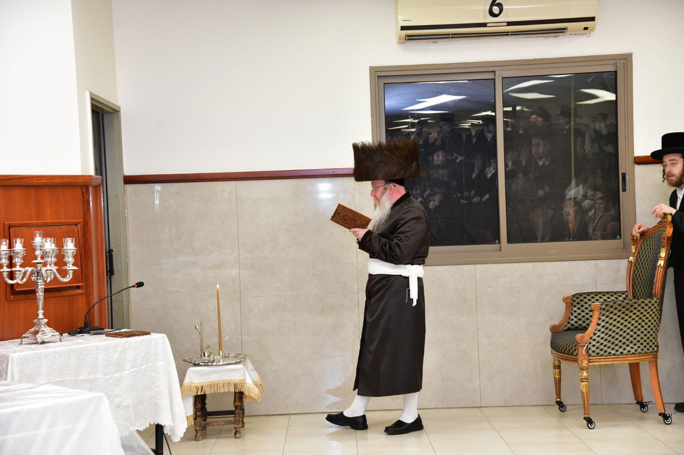 חנוכה בחצה"ק קרעטשניף קריית גת