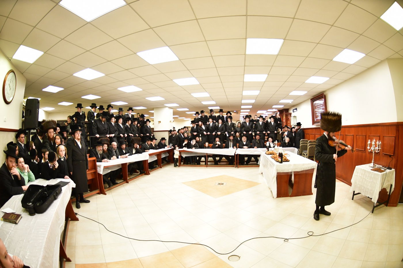 חנוכה בחצה"ק קרעטשניף קריית גת