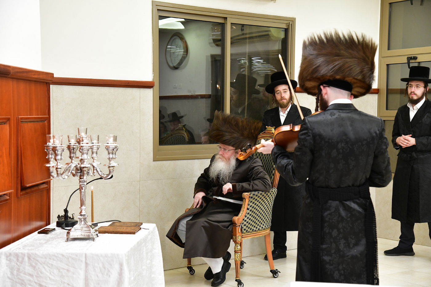 חנוכה בחצה"ק קרעטשניף קריית גת