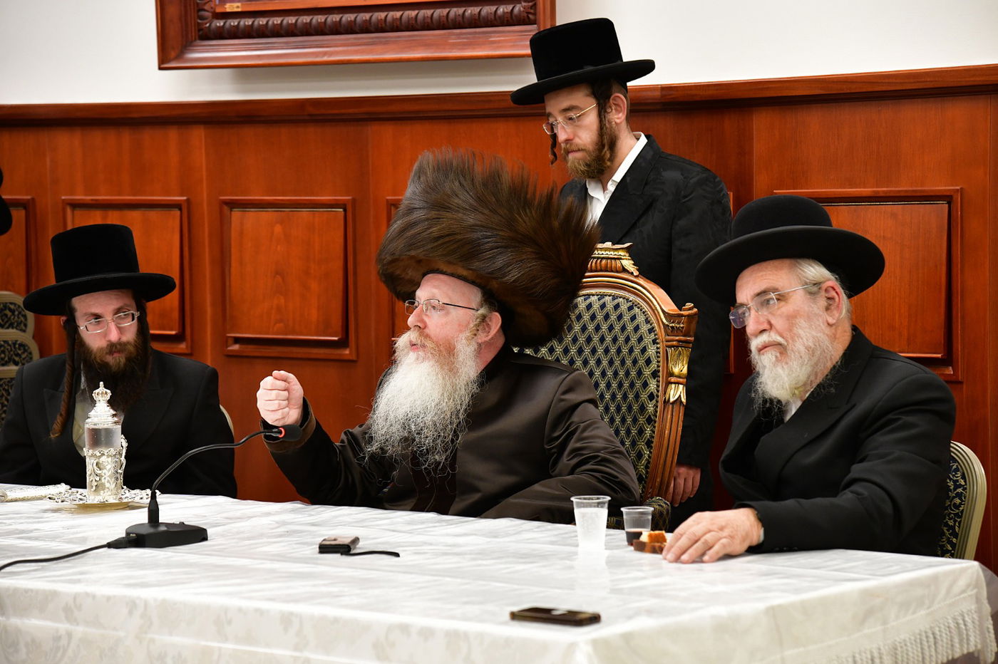 חנוכה בחצה"ק קרעטשניף קריית גת