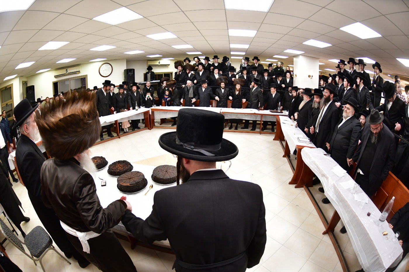 חנוכה בחצה"ק קרעטשניף קריית גת