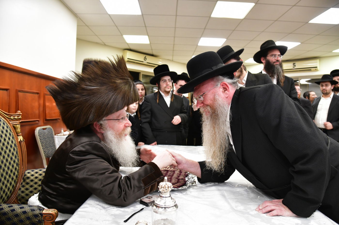 חנוכה בחצה"ק קרעטשניף קריית גת