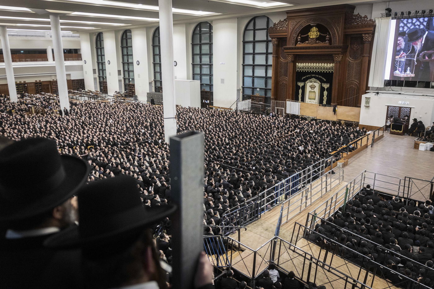 האדמו"ר מגור בהדלקת הנר הרביעי של חנוכה