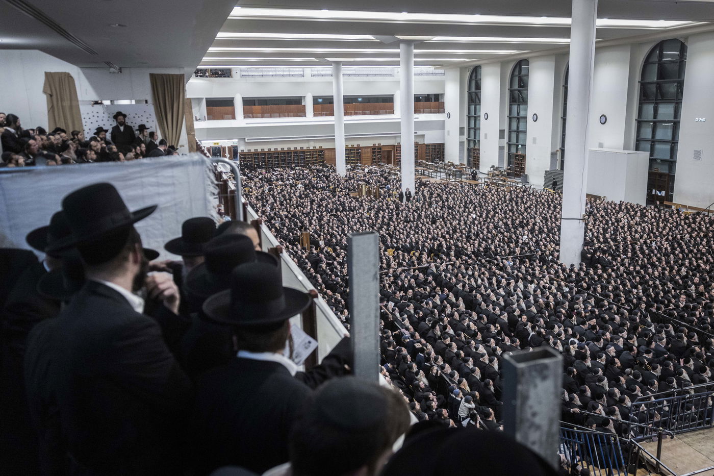 האדמו"ר מגור בהדלקת הנר הרביעי של חנוכה