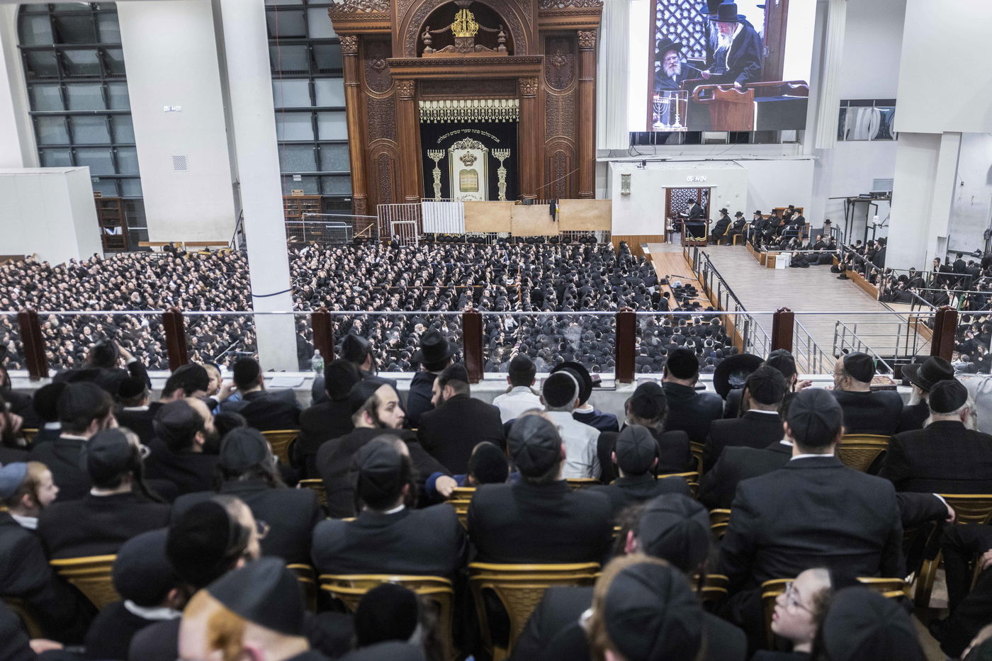 האדמו"ר מגור בהדלקת הנר הרביעי של חנוכה