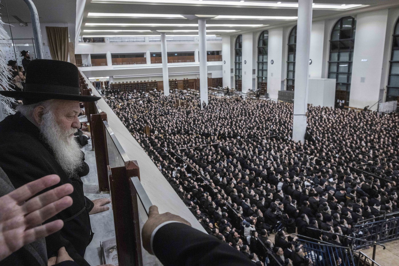 האדמו"ר מגור בהדלקת הנר הרביעי של חנוכה