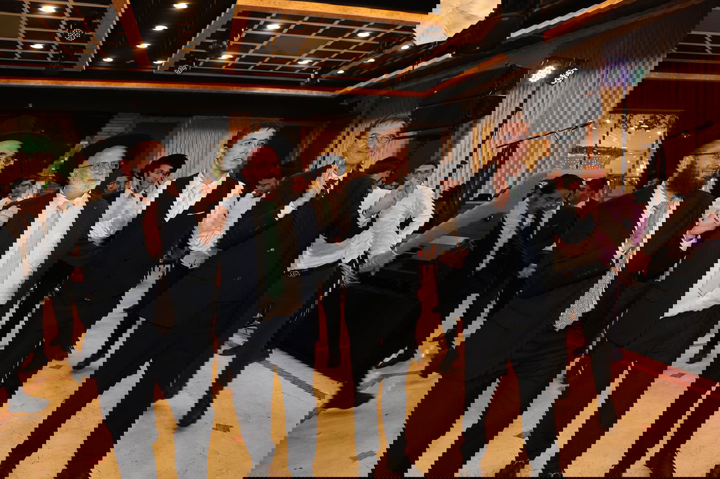 שמחת נישואי נכד הגר”מ מאזוז זצ"ל